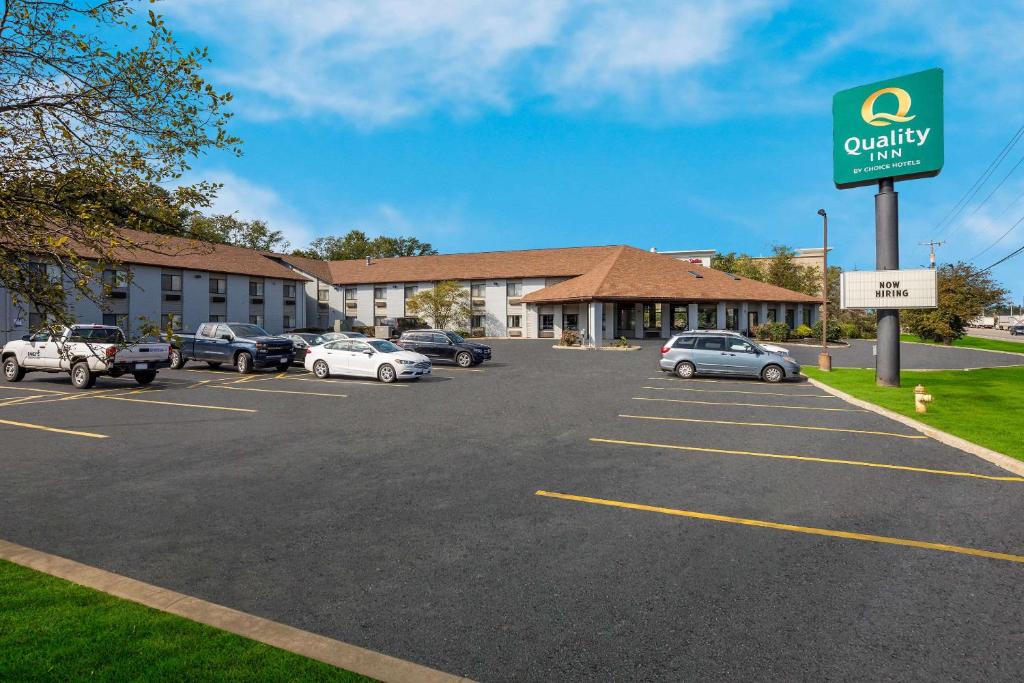 Quality Inn image