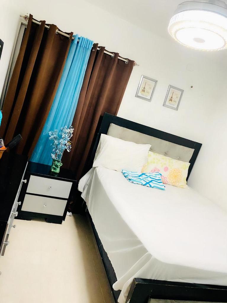 Hermoso residencial con piscina licey al medio photo 2