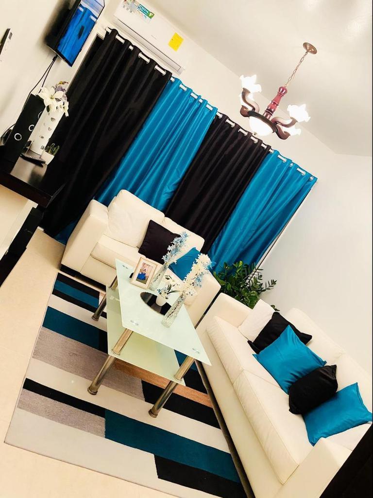 Hermoso residencial con piscina licey al medio