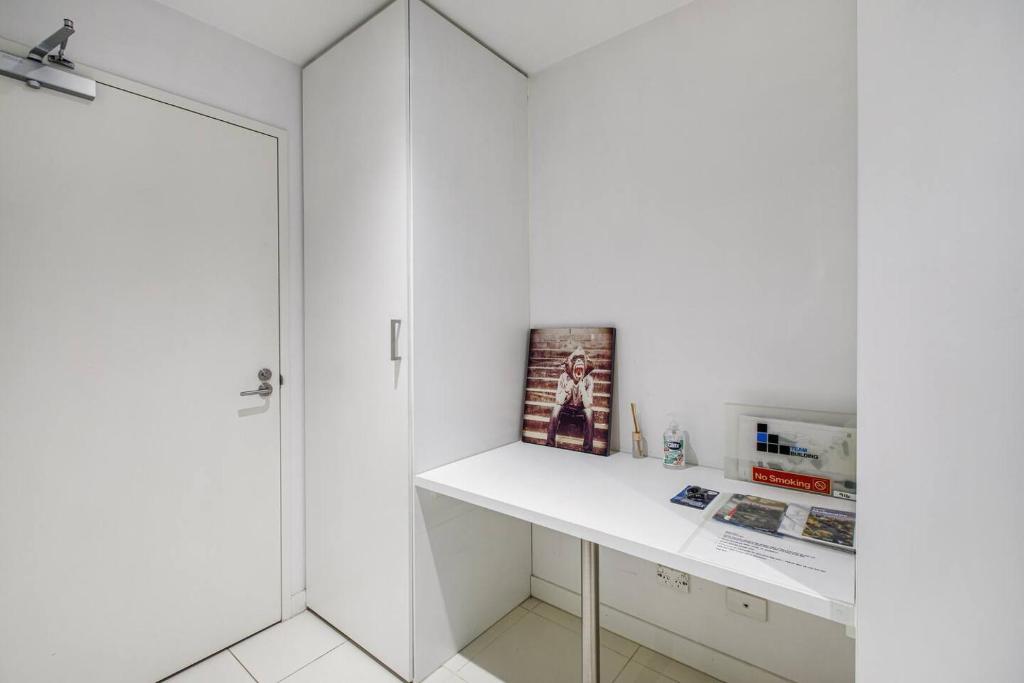 Little Collins Comfort - CBD Stay in Free Tram Zone photo 4