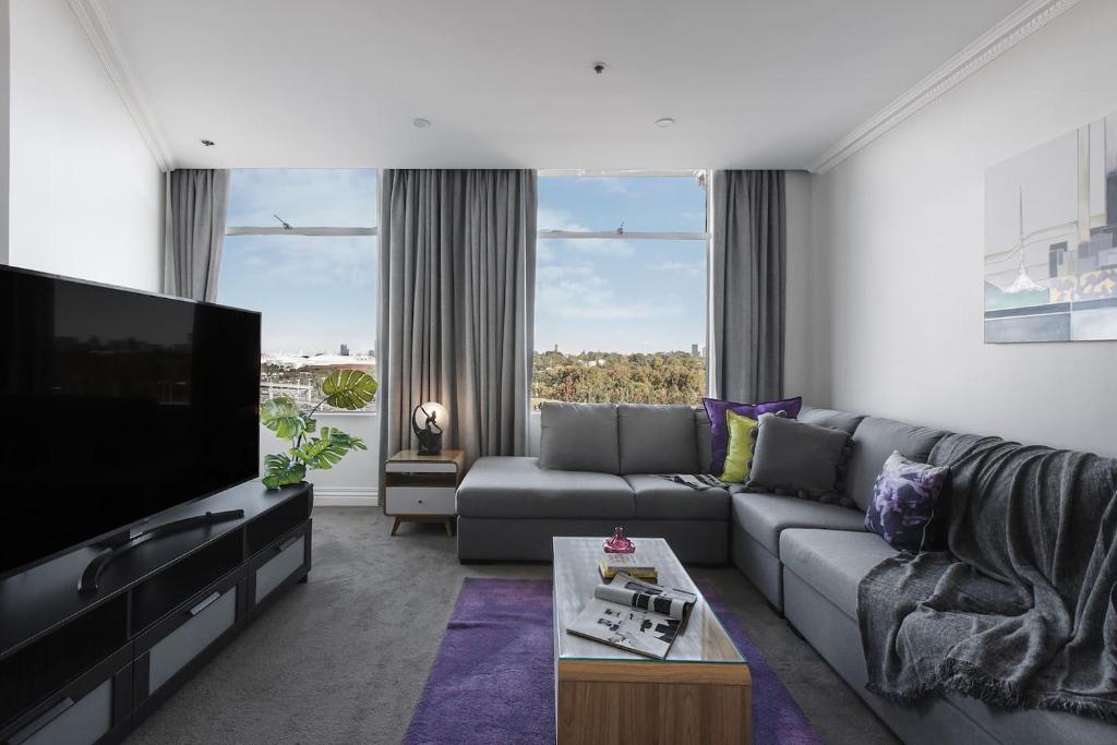 Grand Luxury in the CBD along the Yarra River