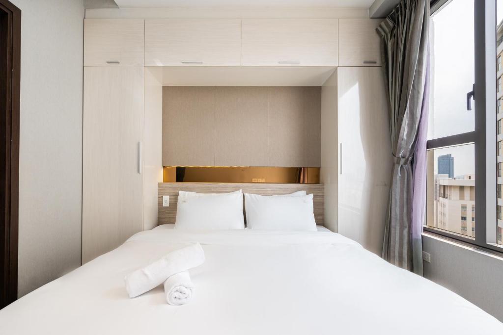 Tresor pool gym free in center 3 br