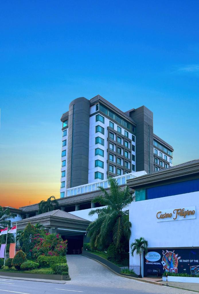 Grand Regal Hotel Davao photo 1