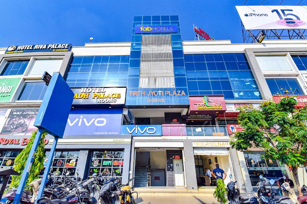 FabHotel Avadh Palace