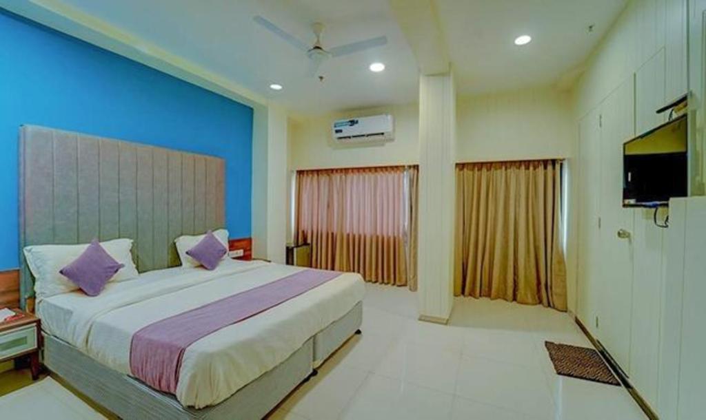 FabHotel Prime Raajpath, Near Railway Station photo 1