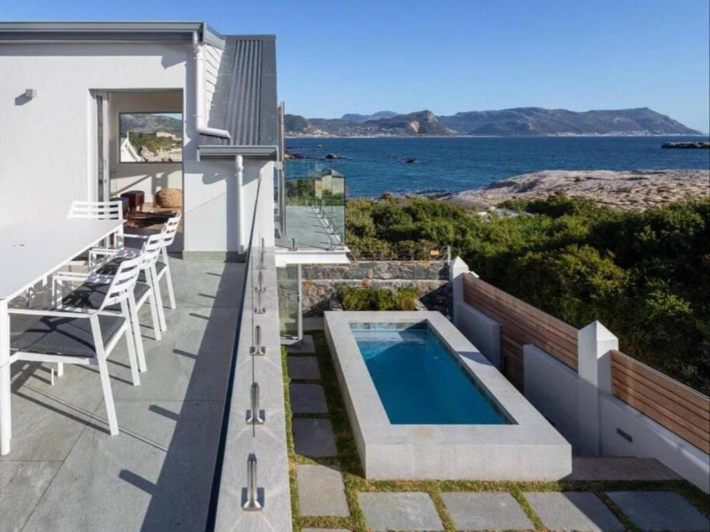 Boulders Beach Villa photo 2