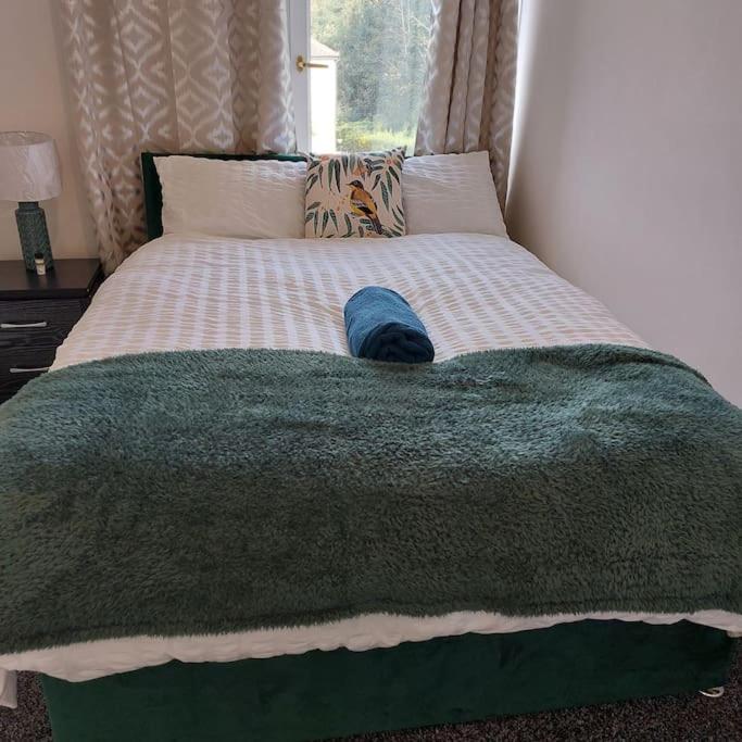 4 Double Bedroom House in Accrington sleeps 6