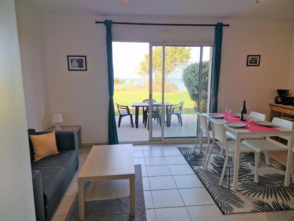 Lovely apartment in a prime location with direct access to the beach Mesquer photo 2