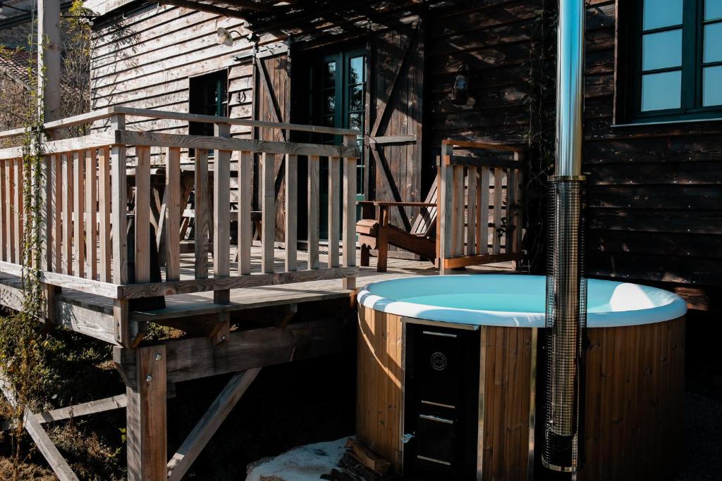 La ferme du pont de Maumy, cabane au bord de l'étang et bain nordique photo 3