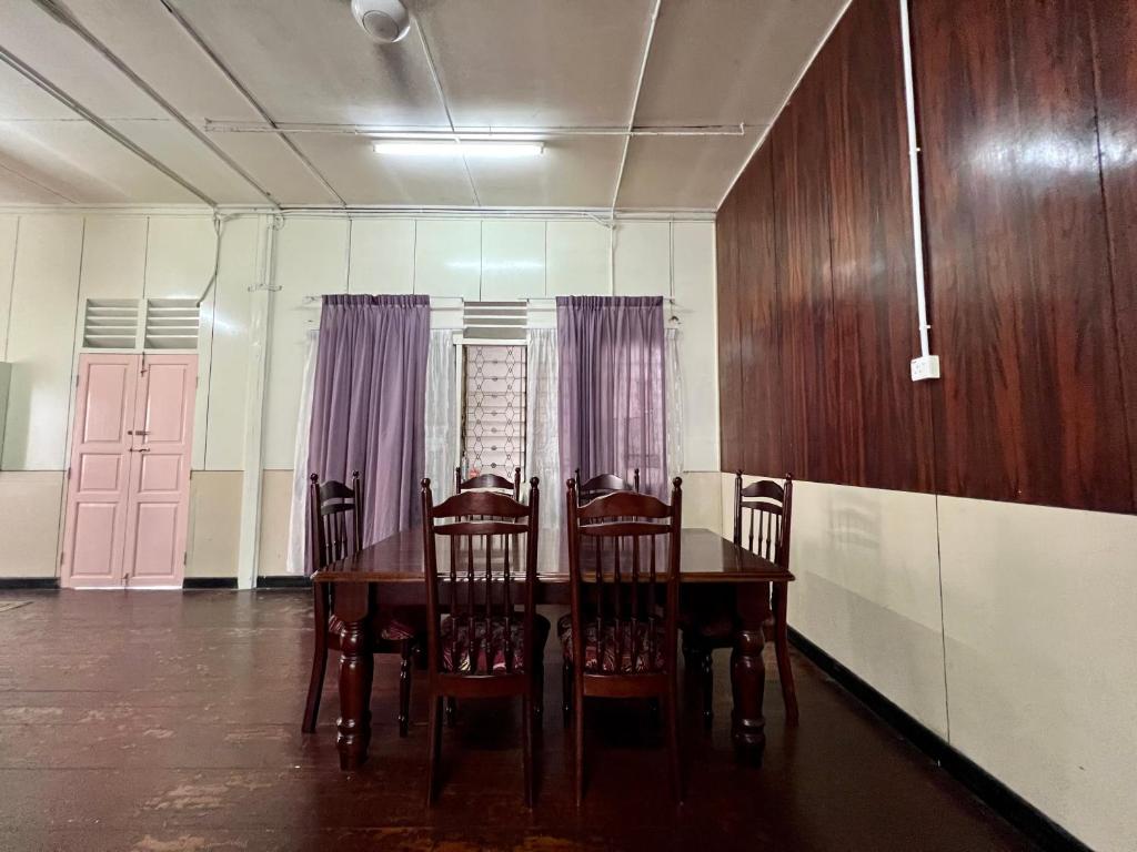 Traditional 4-bedroom Kampung House in Kota Bharu photo 4