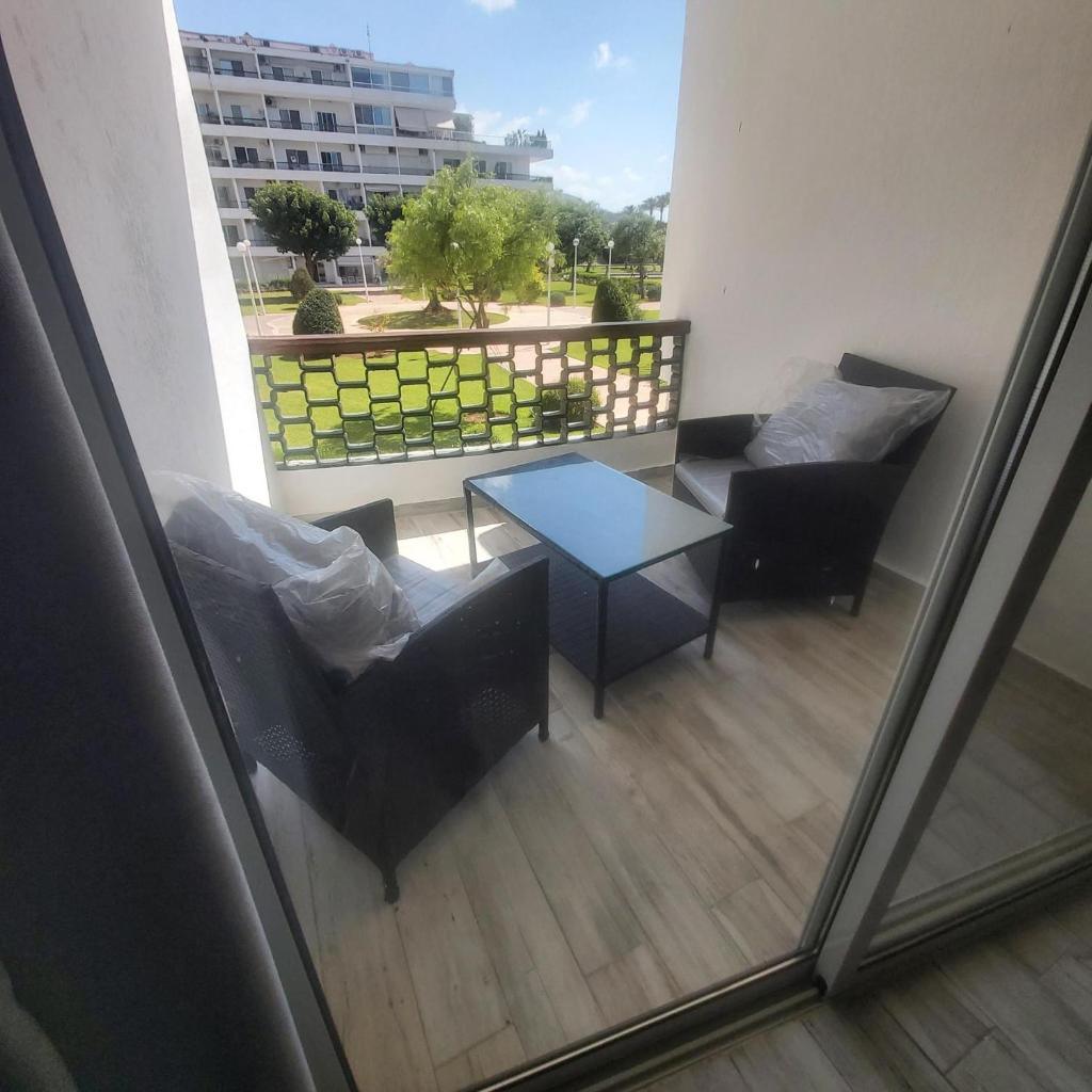 Stunning Sea Front Chalet In Tripoli photo 2