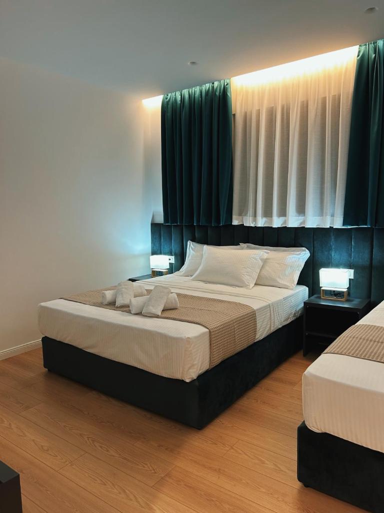 Clinton Tirana Inn