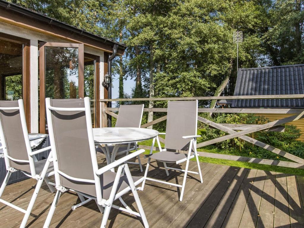 Holiday Home Kjuge Gula Huset - SKO039 photo 1