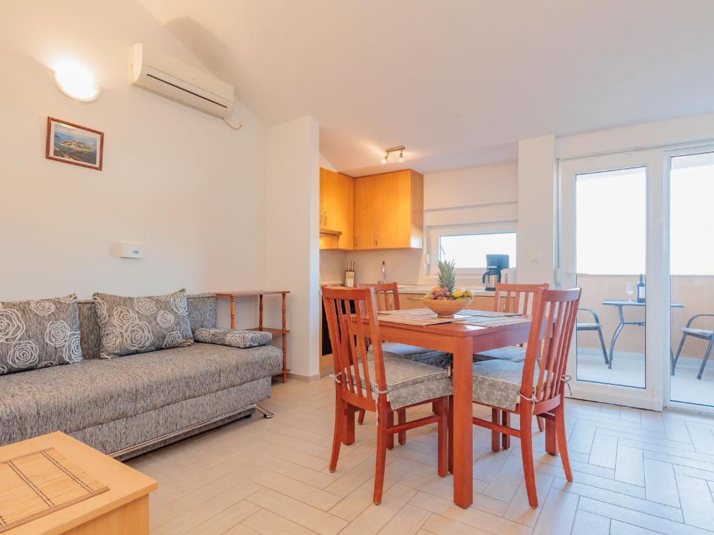Apartment Mlasina-6 by Interhome photo 4