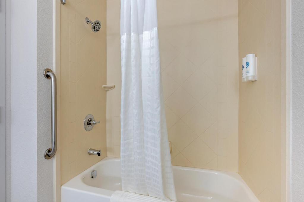 Comfort Suites West Indianapolis - Brownsburg photo 2