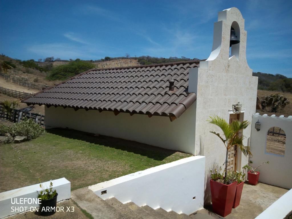 La Capilla tropical photo 4