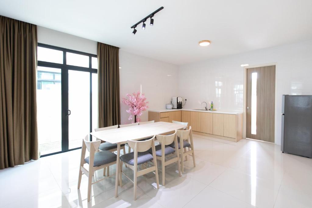 Muji Style 5BR Ferringhi Beach House 15Pax photo 3