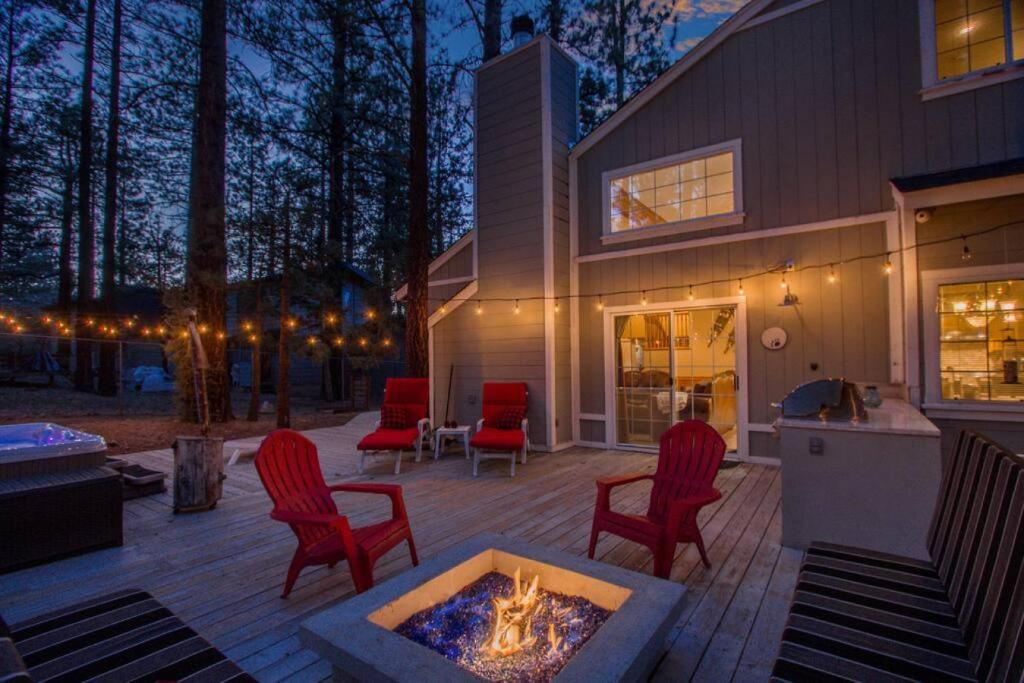 Ascent Mountain Home with pool table, spa, fire pit photo 1