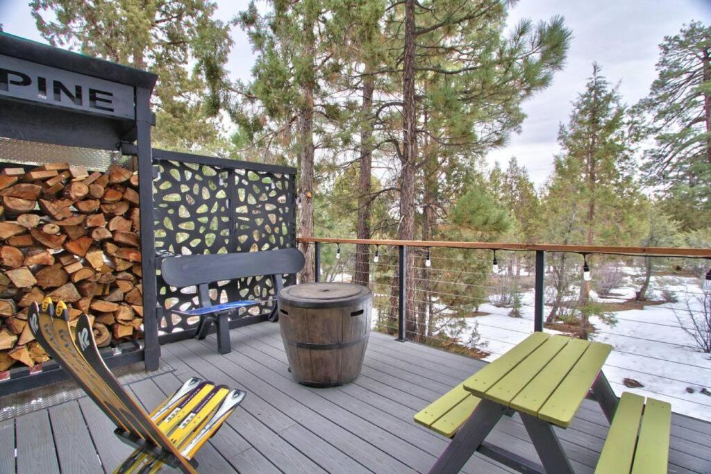 7one9 Pine with fire pit