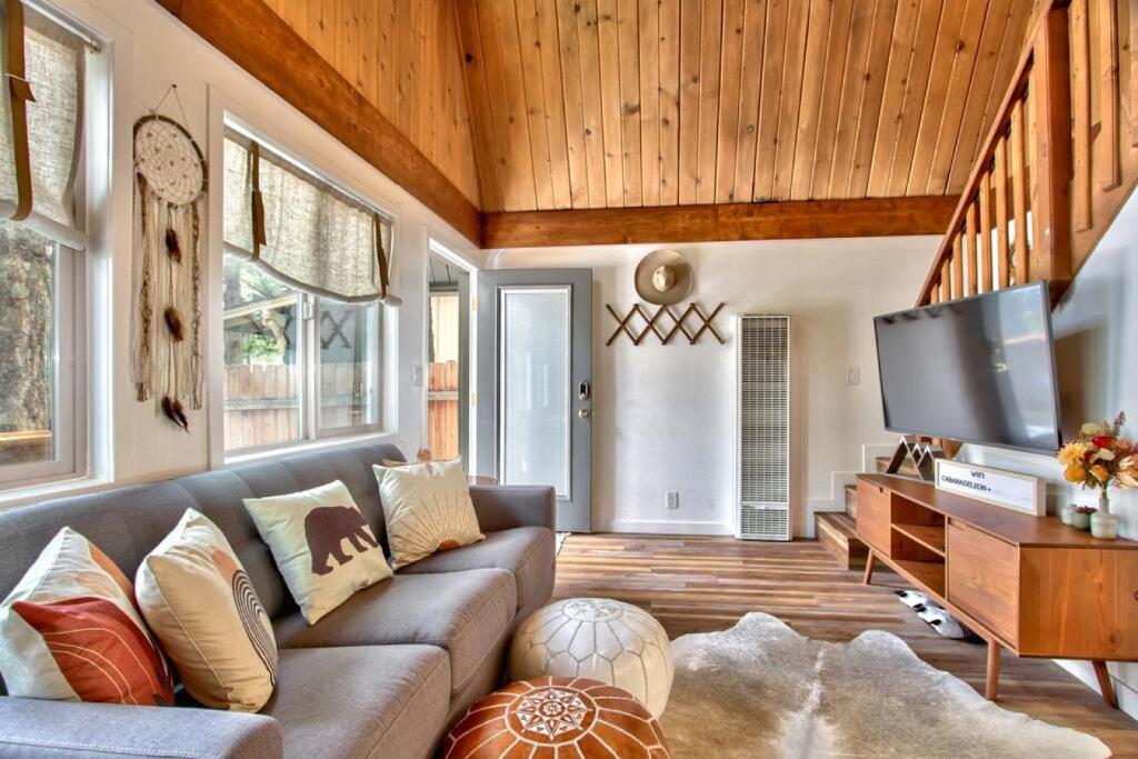 Cabana De Leon bohemian-themed smart home with spa photo 3