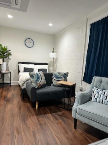 1BR Fully Handicap Accessible Near Downtown image