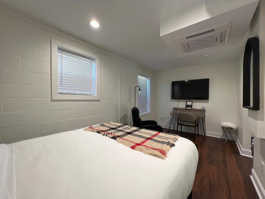 1BR Near Downtown & Mountain Goat Coffee photo 1