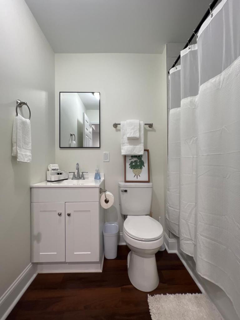 1BR Near Downtown & Mountain Goat Coffee photo 2