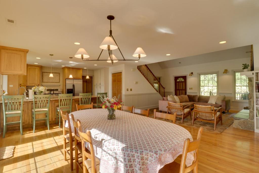Spacious Family-Friendly Virginia Home on 5 Acres! photo 1