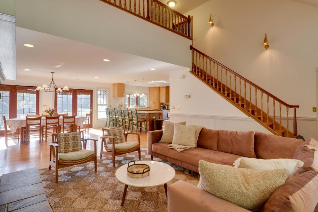 Spacious Family-Friendly Virginia Home on 5 Acres! photo 3