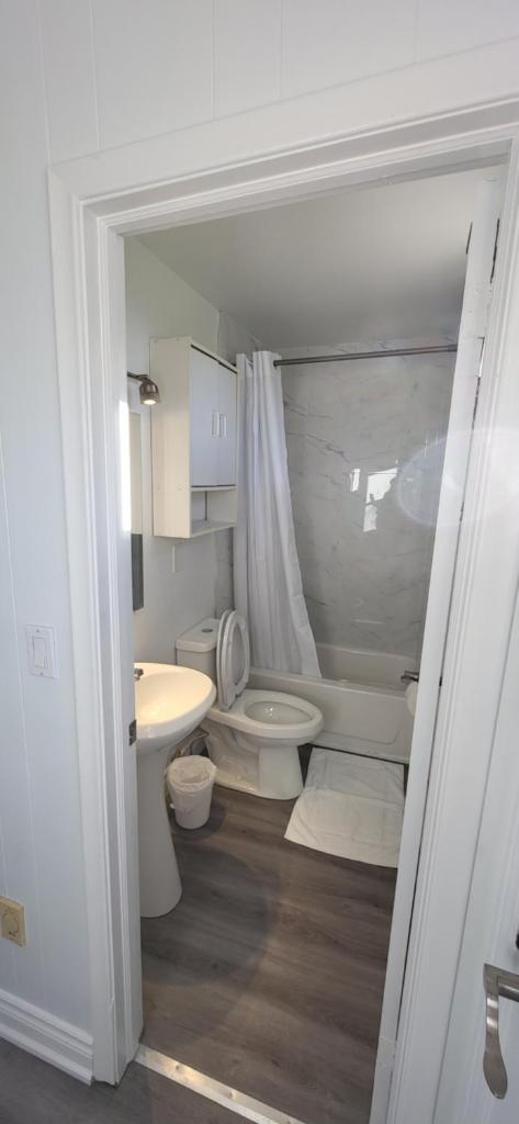 Happyland Inn photo 1