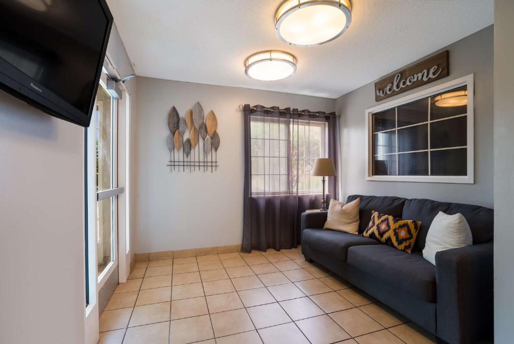 Sonesta Simply Suites Des Moines photo 2