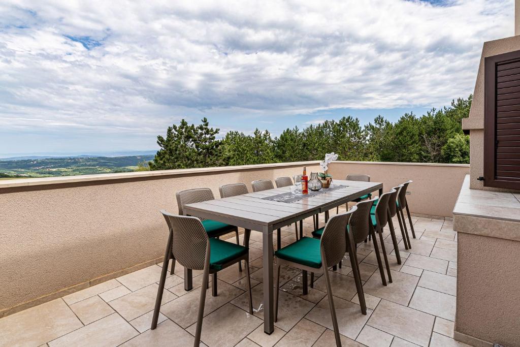 Luxury Pool Villa Gradin - Happy Rentals photo 4