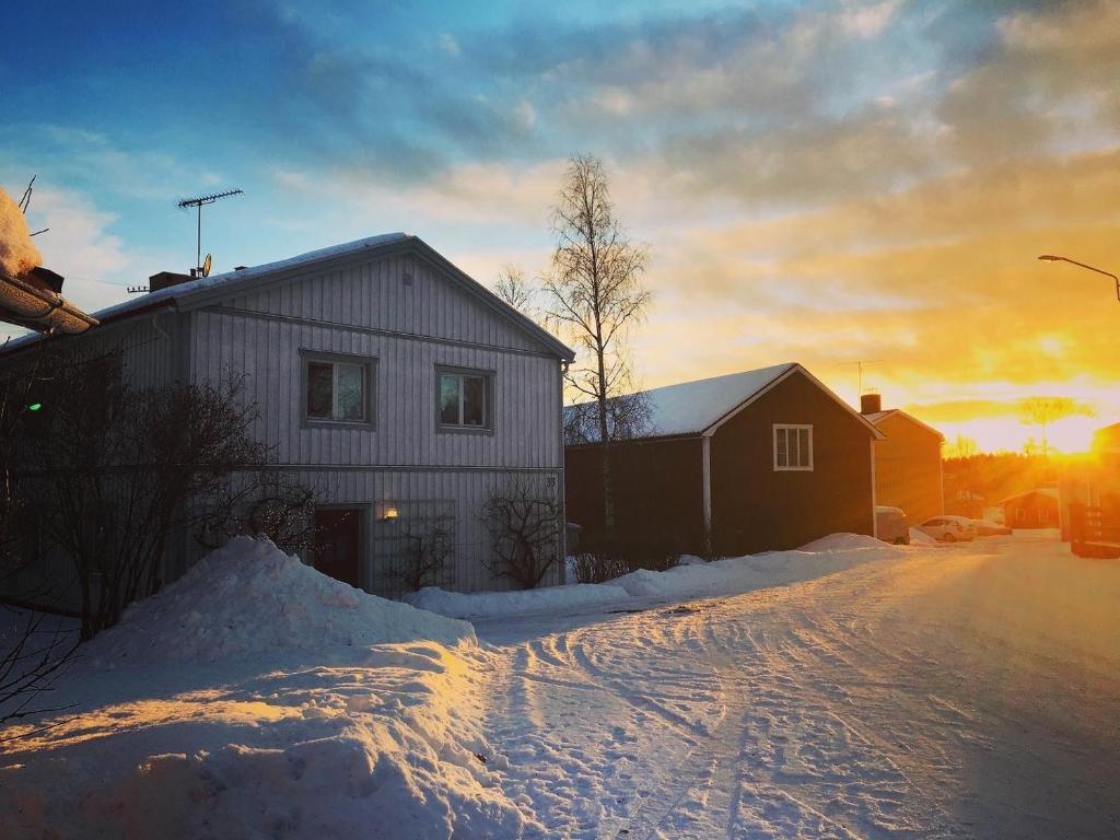 Lägenhet i lugn trädgård photo 2