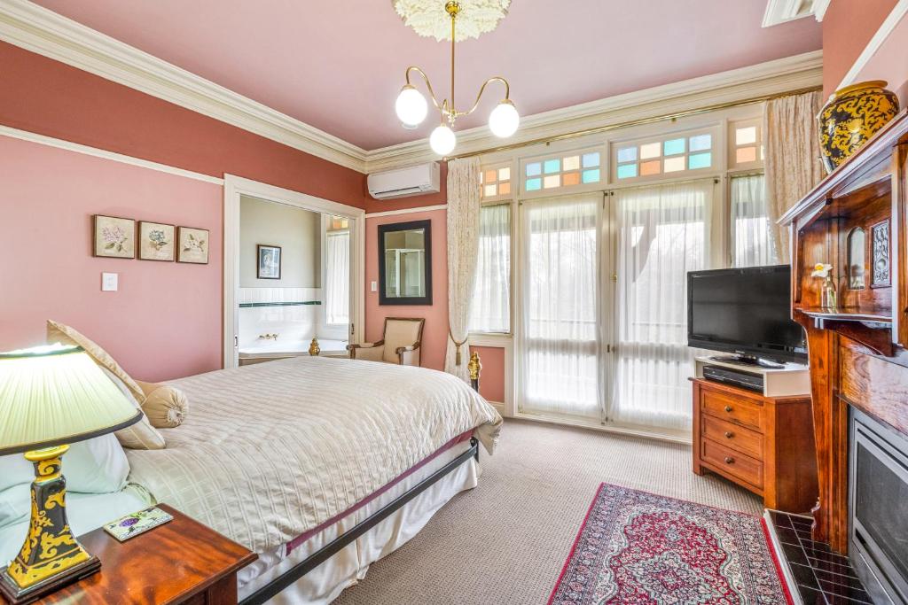 Bethany Manor B&B call them for Guaranteed Cheapest Price photo 1