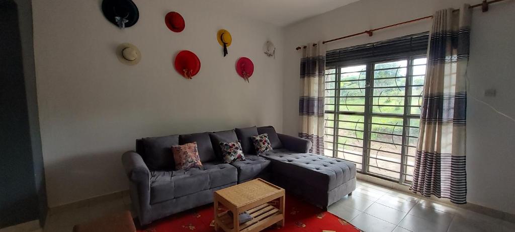 Lavila. Fully furnished 2 bedroomed house. Located in busukuma, wakiso Uganda. photo 4