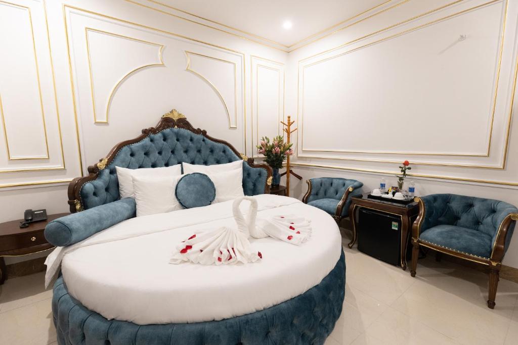 Royal Hotel Sài Đồng - Long Biên