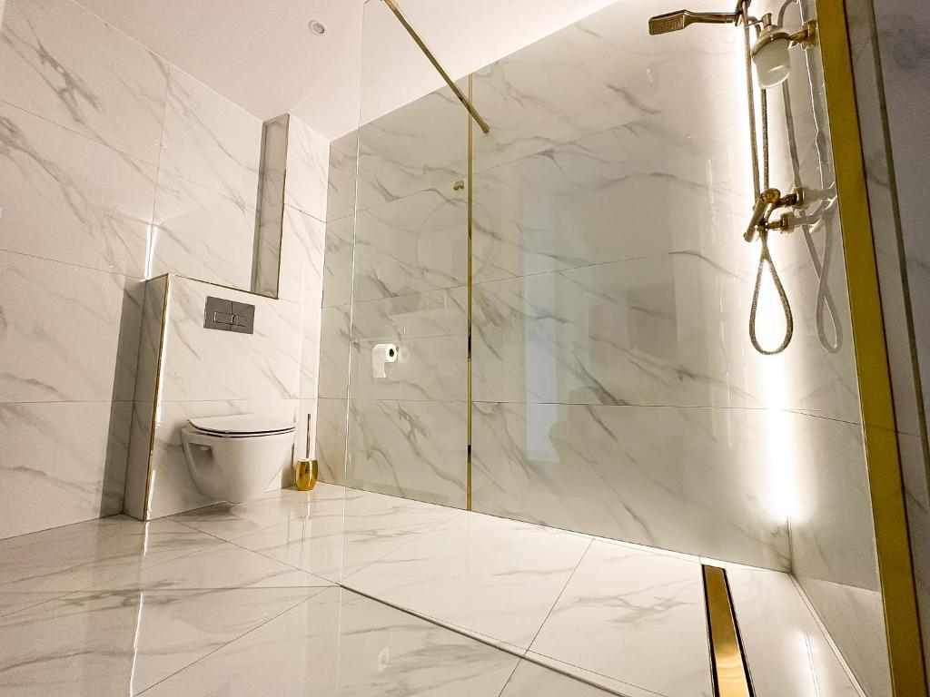 Glam House photo 3