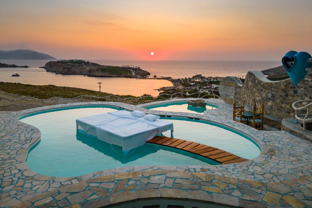 Agalia Luxury Suites photo 2