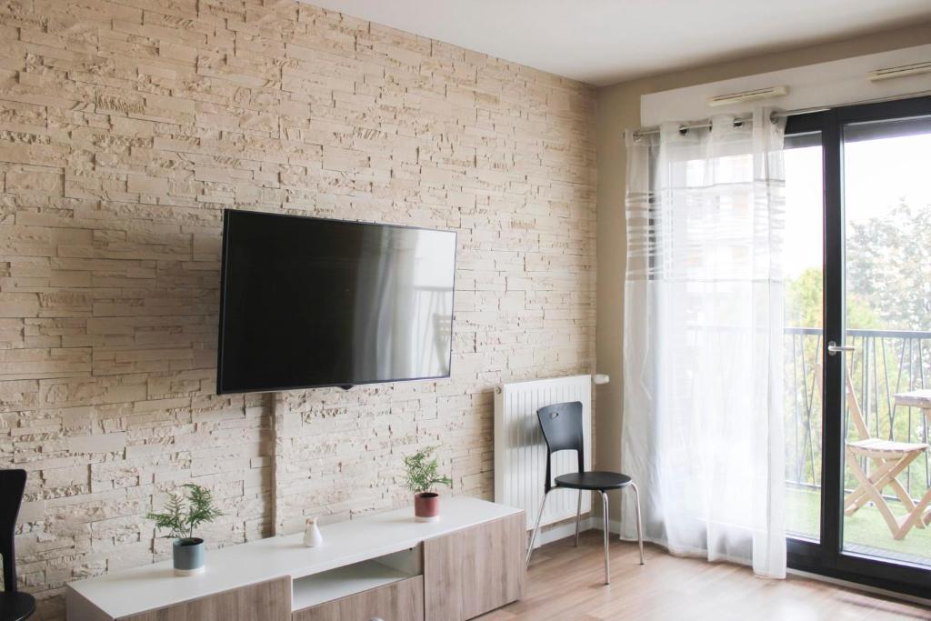 Large cosy nest with balcony in Aubervilliers photo 4