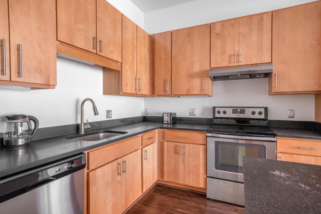 Alewife 2br w gym wd nr red line T BOS-936 photo 4