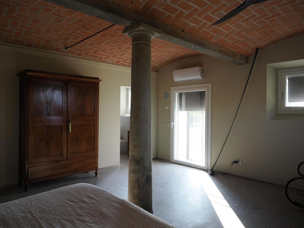 A chalet in the Italian countryside photo 4