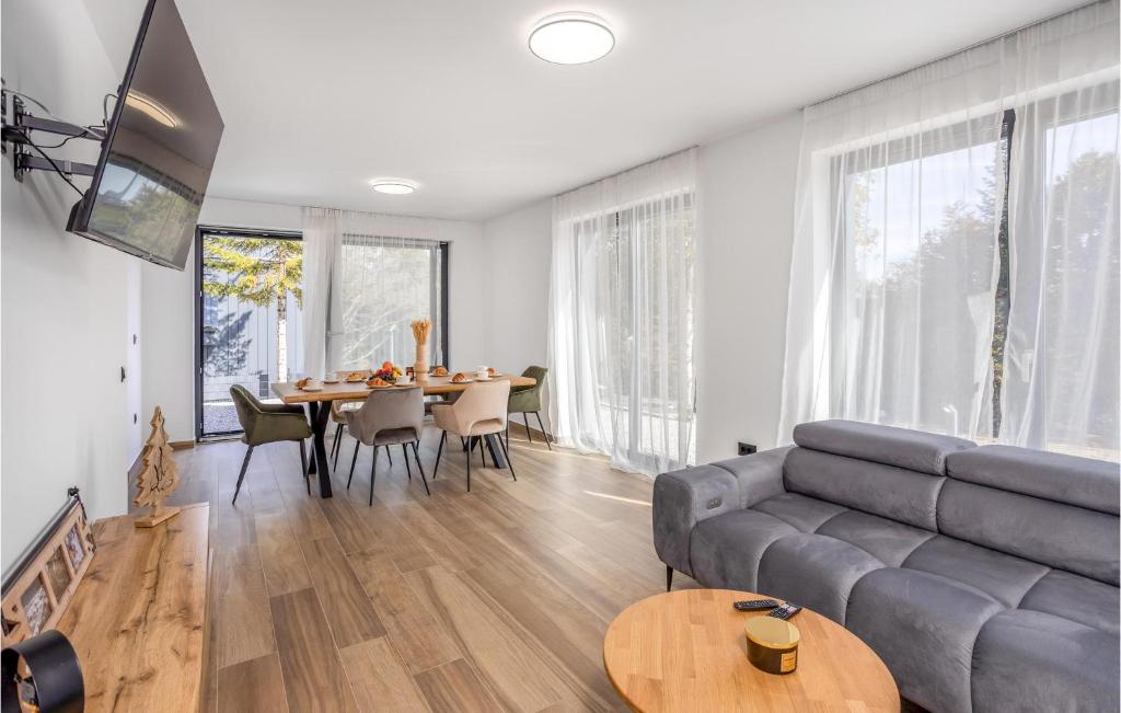 Awesome Home In Stari Laz With Wi-fi photo 2