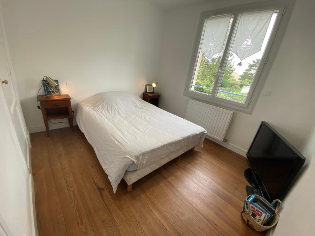 La maison bleue vacance et jardin, la mer à 550 m photo 3