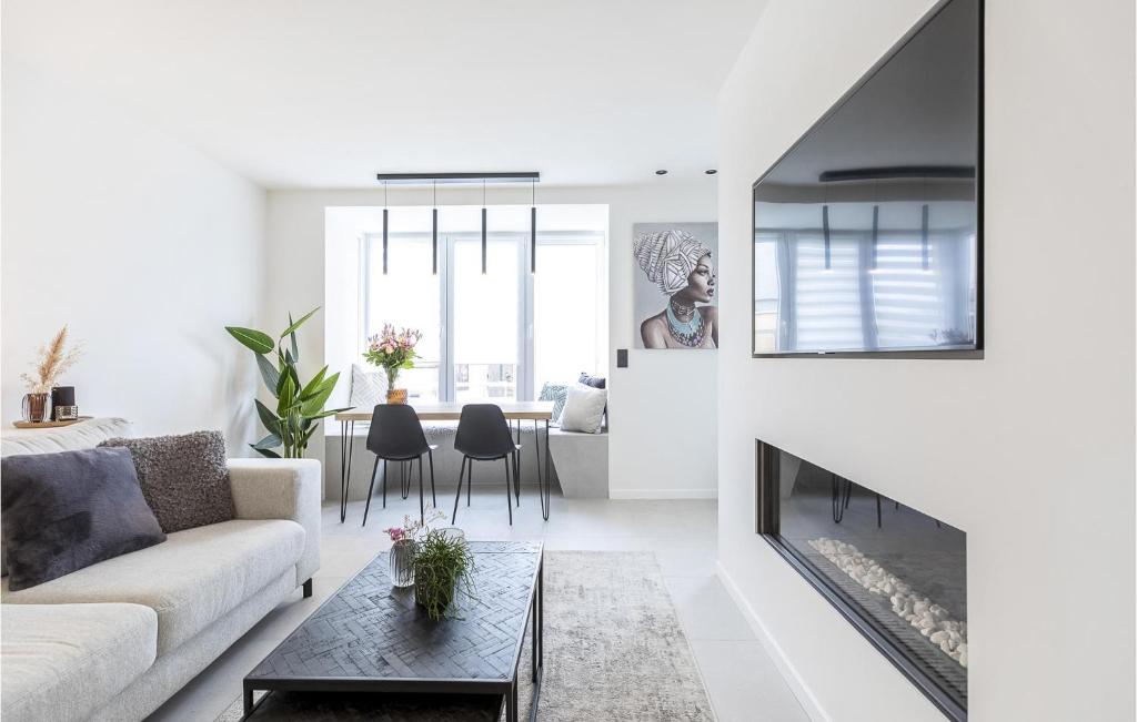 Awesome Apartment In Koksijde With Wifi