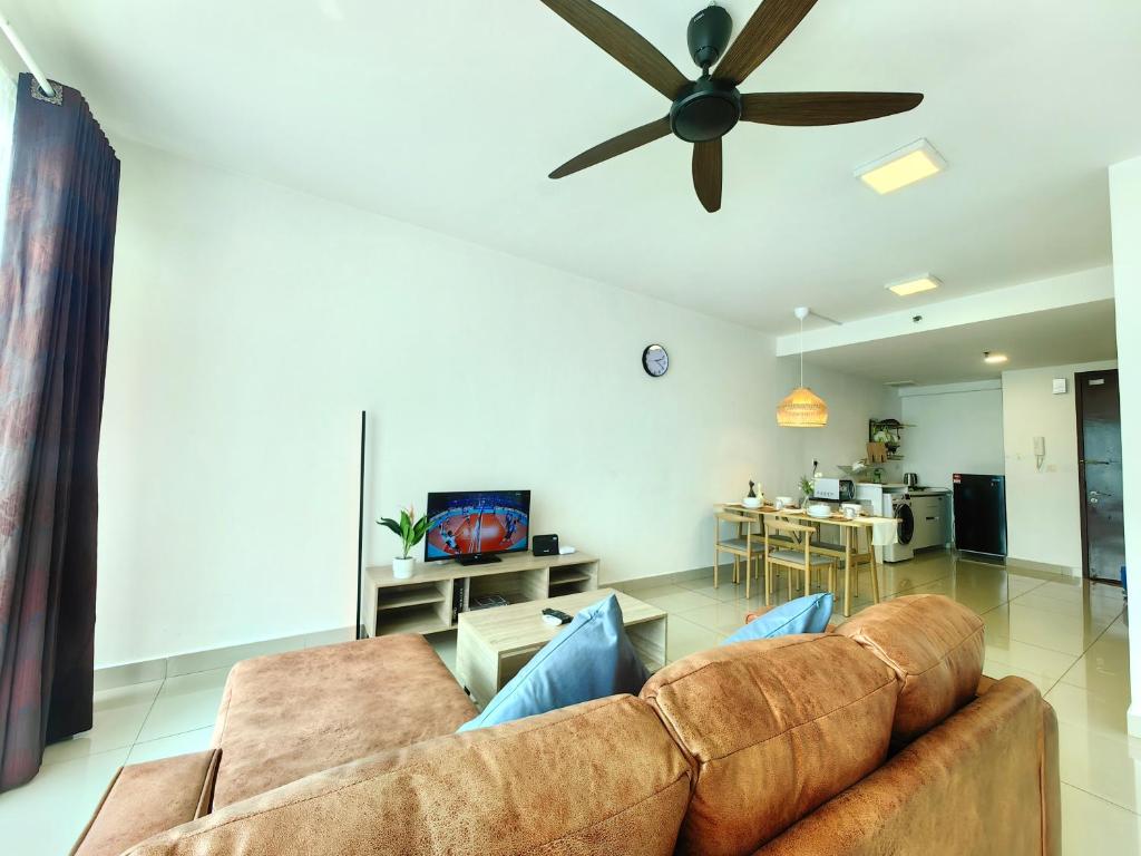 U 1-10Pax 2Room Trefoil Cozy Home Setia Alam Wifi