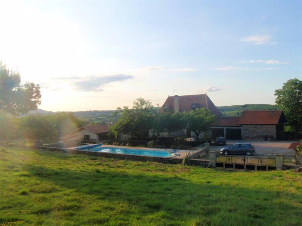 Villa de 4 chambres avec piscine privee jardin amenage et wifi a Mayrinhac Lentour photo 4