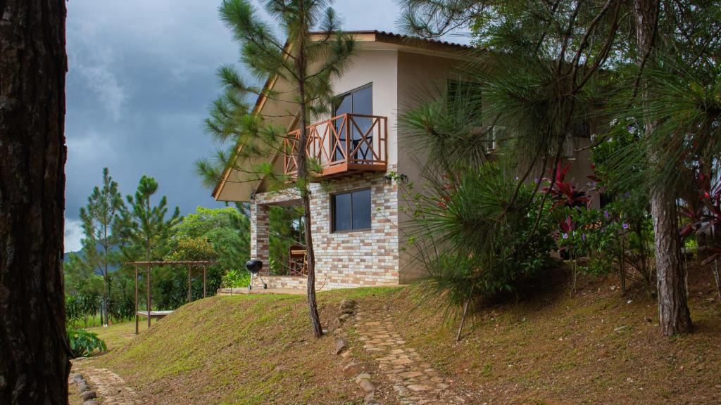 Arrue's Mountain Retreat photo 2
