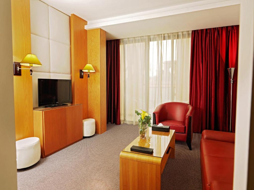 WH Hotel photo 2