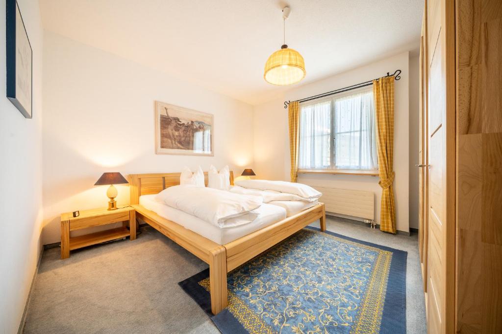 8001 Gemuetliche 2,5-Zimmer-Wohnung mit wunderschoenem Ausblick Richtung Scuol photo 4