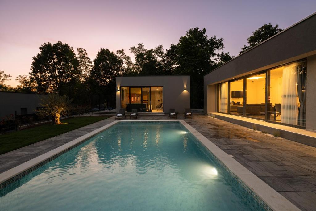 Villa Alison Deluxe Junior with private spa and heated swimming pool photo 3